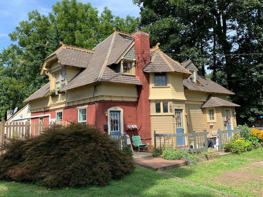 Luxury Apartment In Historic Carriage House Kennett Square Eksteriør billede